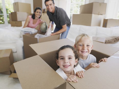 Moving truck service in Notting Hill residential street