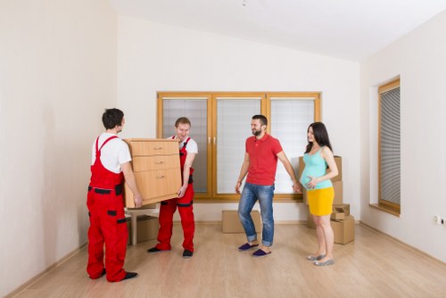 Notting Hill man and van service assisting with a local move